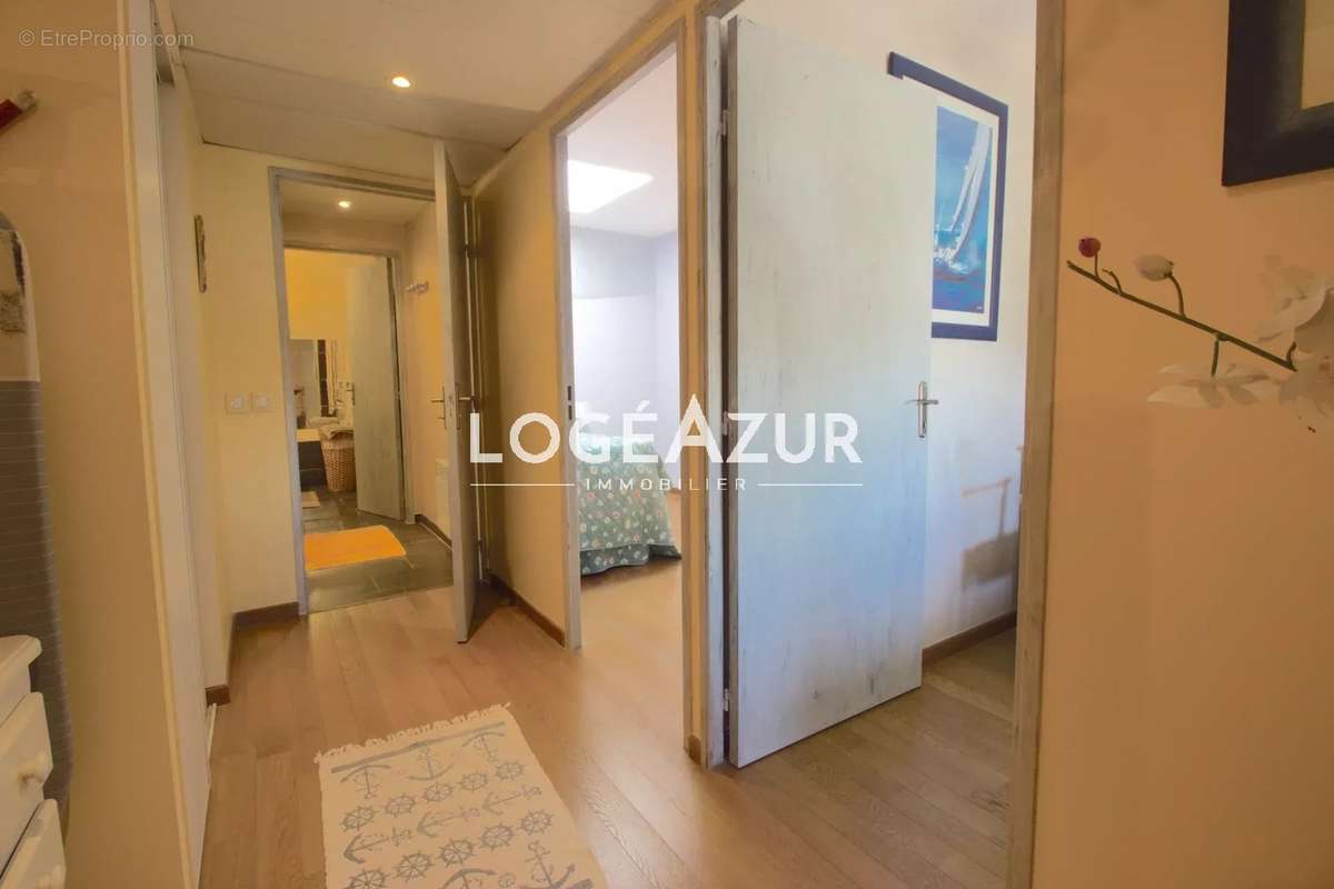 Appartement à VALLAURIS