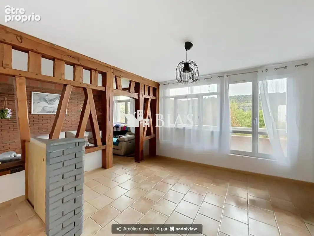 Appartement 5 pièces 79 m² à vendre à Saint-Aubin-Les-Elbeuf (76410) - photo 2