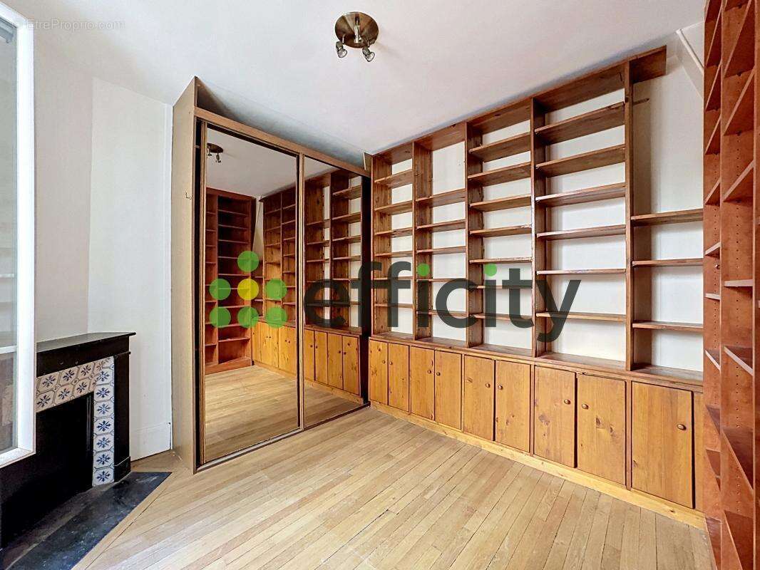 Appartement à PARIS-7E