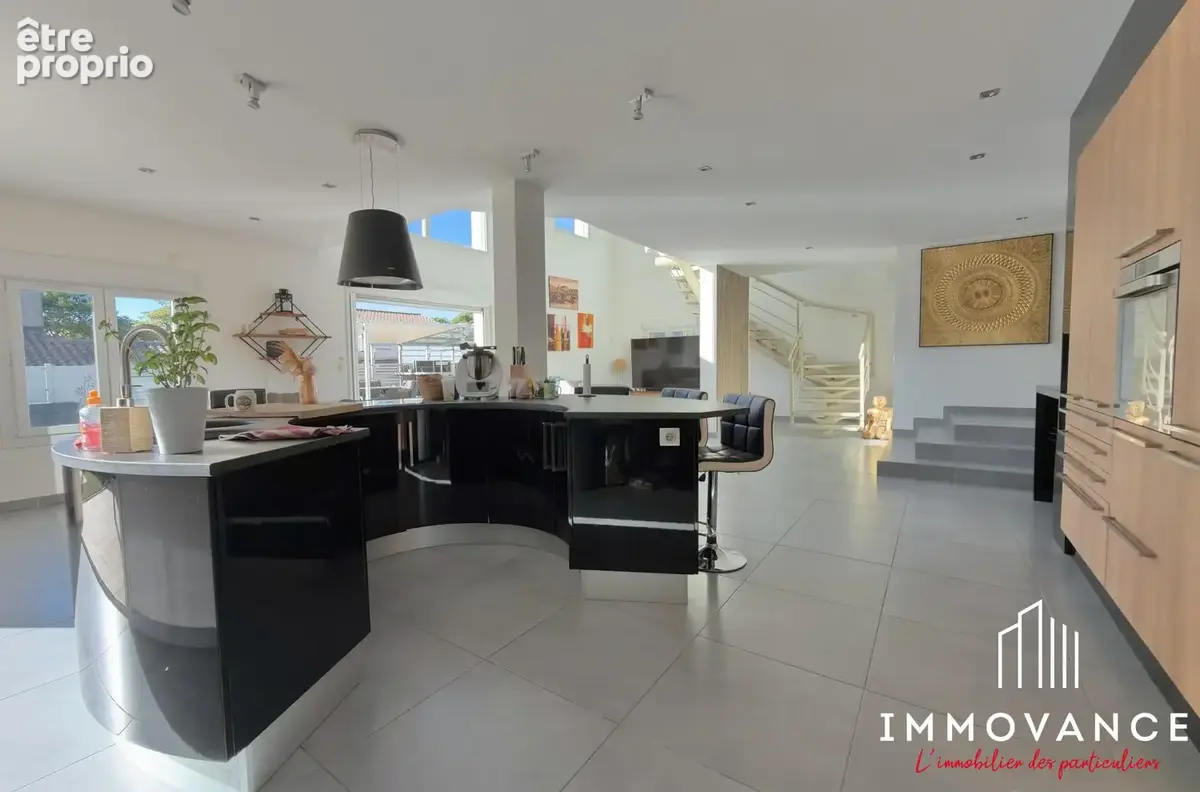 Maison 6 pièces 203 m² à vendre à Castries (34160) - photo 4