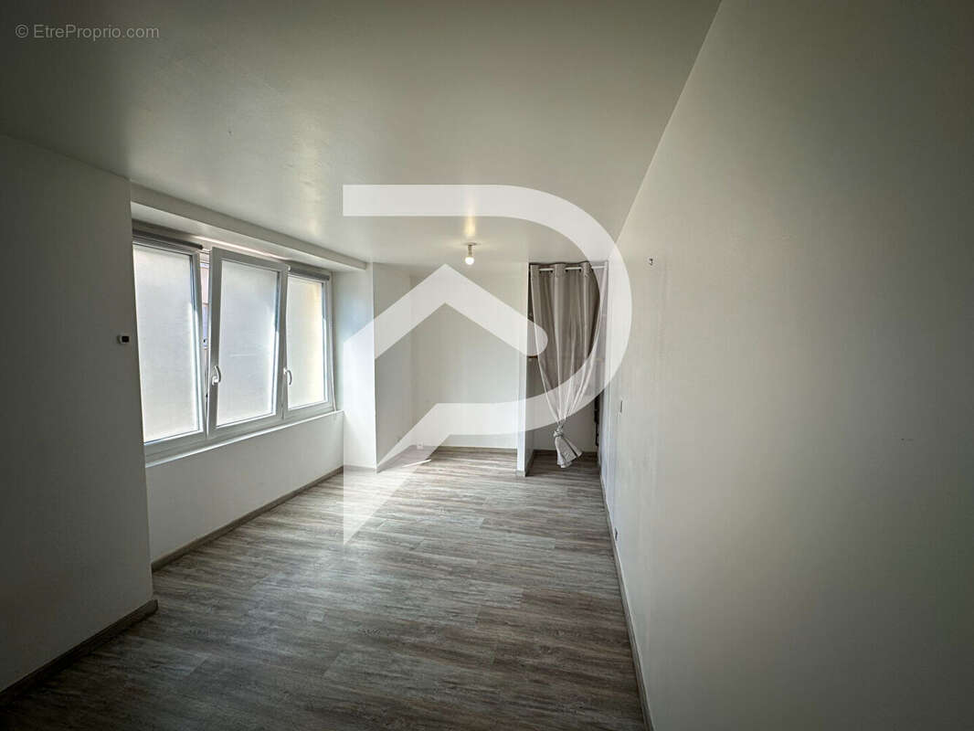 Maison à LE PLESSIS-BELLEVILLE