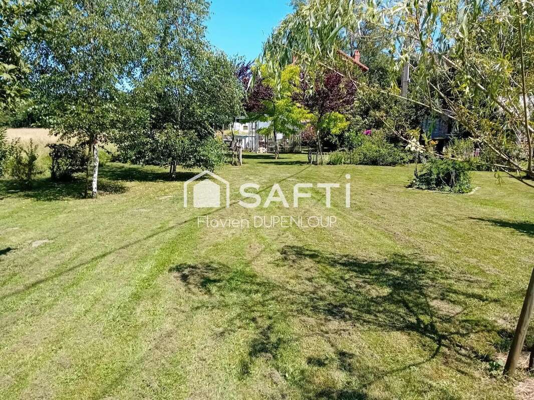 Maison 94 m² à Celles-Sur-Durolle  - photo 8