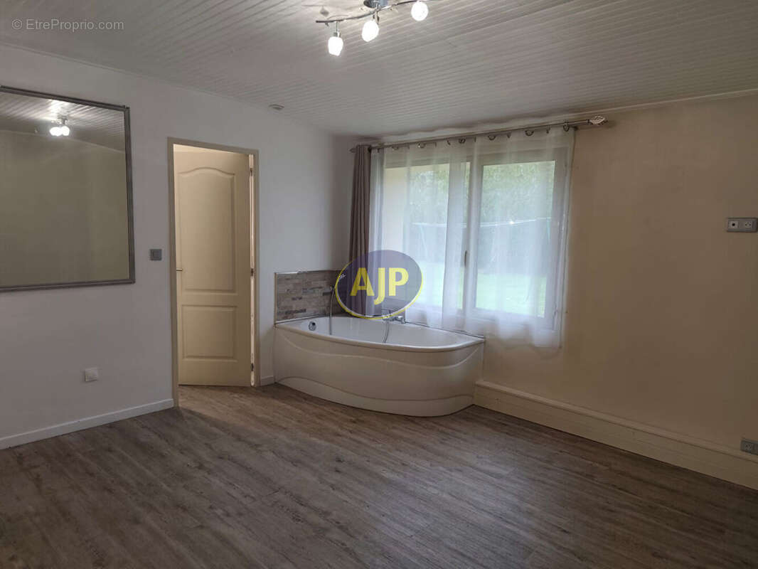 Maison à GRAYAN-ET-L'HOPITAL