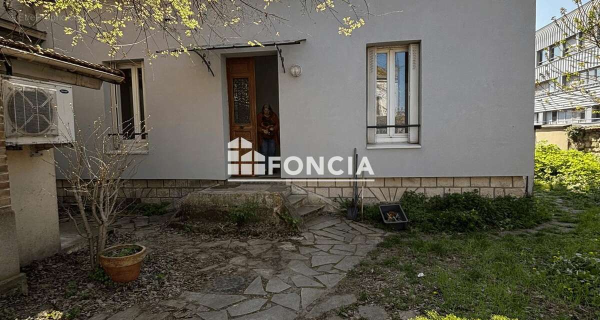 Appartement à SAINT-MAUR-DES-FOSSES