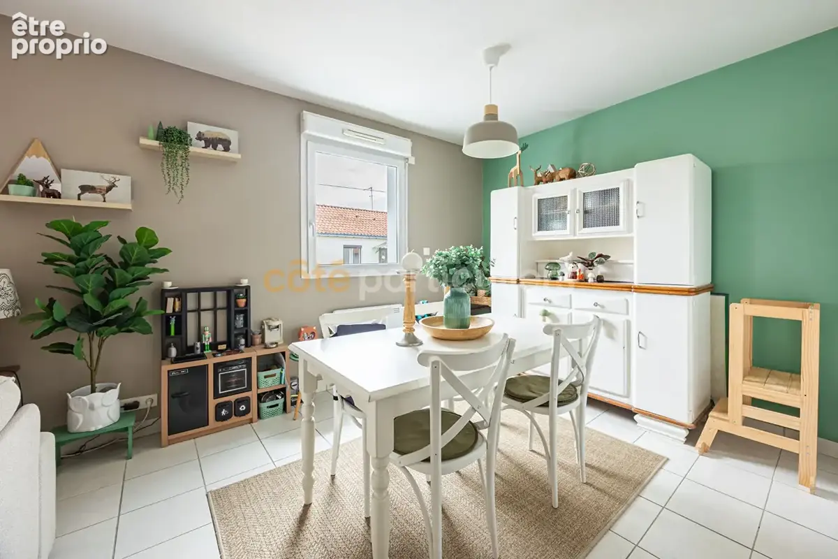 Reze -- appartement t4 -- duplex -- 83 m2 -- 2 chambres -- stationnement -- greniers - photo 5
