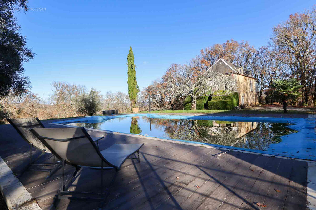 Maison à CENAC-ET-SAINT-JULIEN