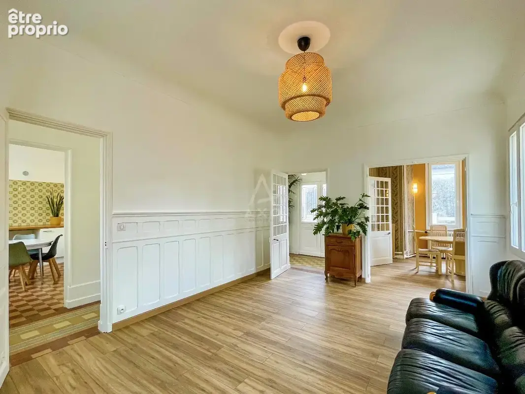 Les Touches de Perigny, jolie maison de 5 chambres, jardin et dépendances - photo 6