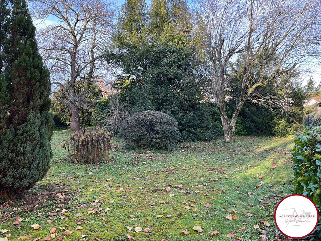 Maison à SAINT-AMAND-MONTROND