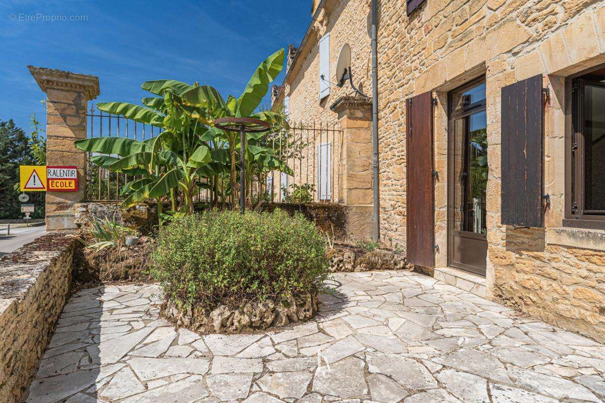 Maison 182 m² à Saint-Crepin-Et-Carlucet  - photo 16
