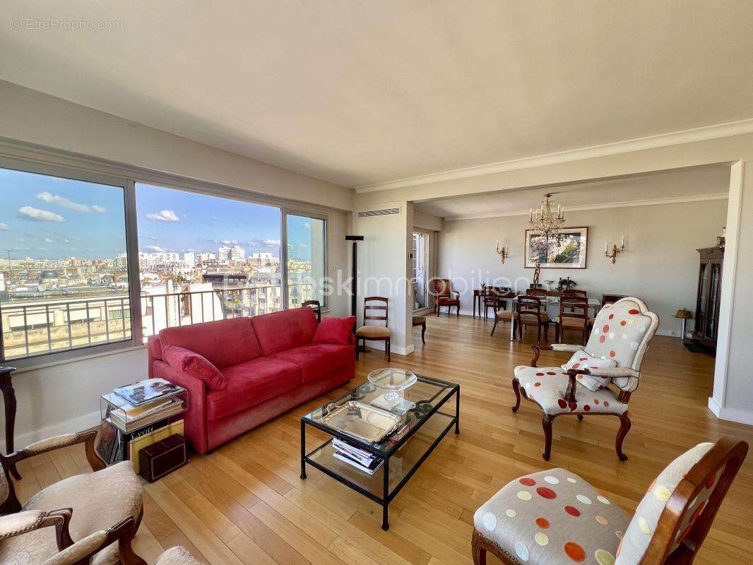 Appartement à PARIS-17E