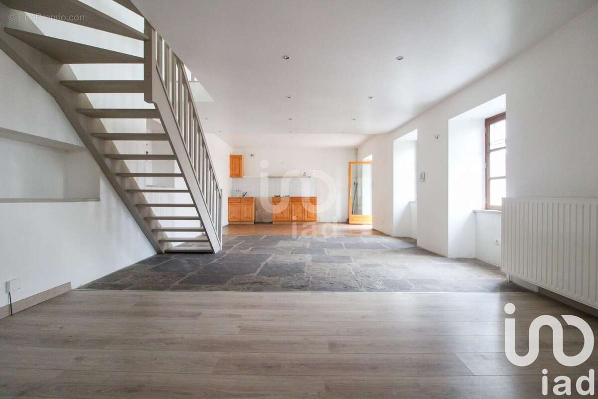 Maison 102 m² à Saint-Victor-Et-Melvieu  - photo 3