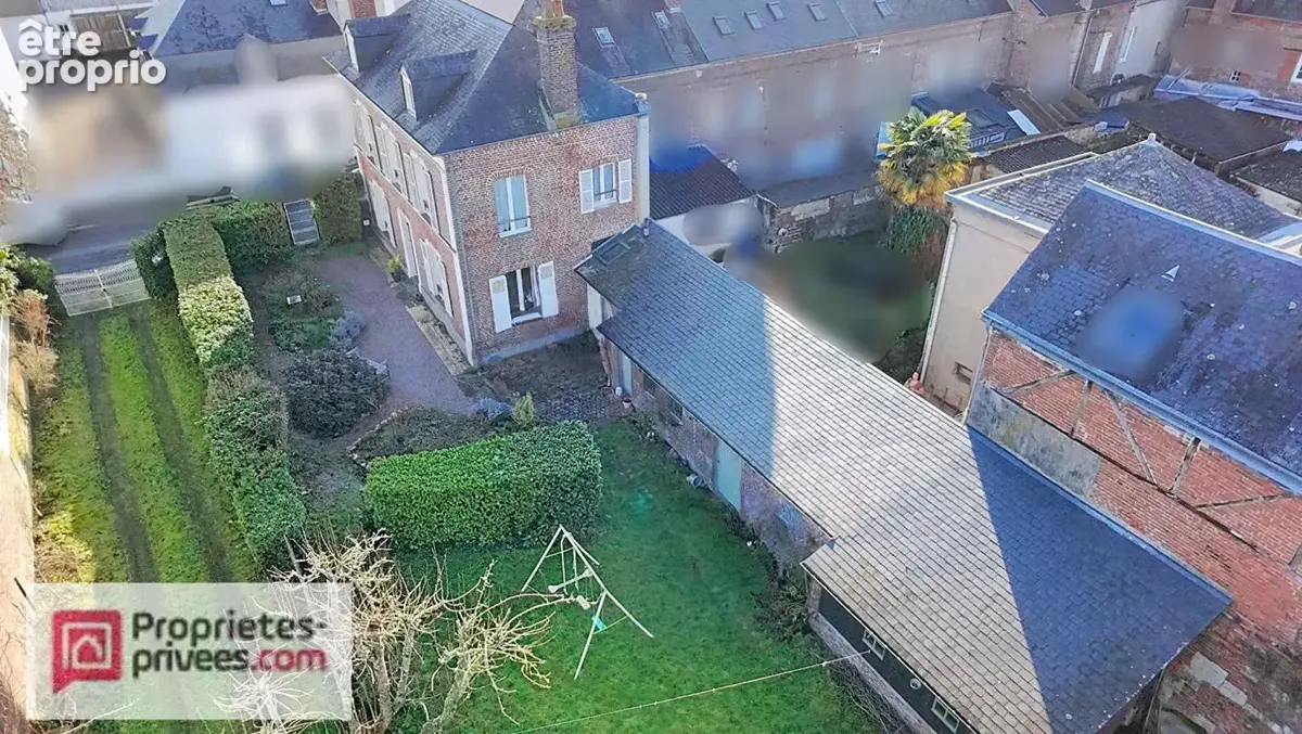 Maison de Maître en centre ville  de Lisieux avec jardin et dépendances - photo 3
