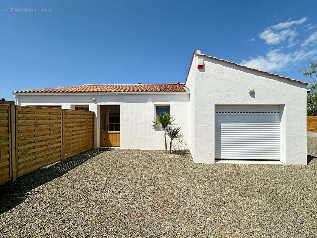 Maison à LE PERRIER