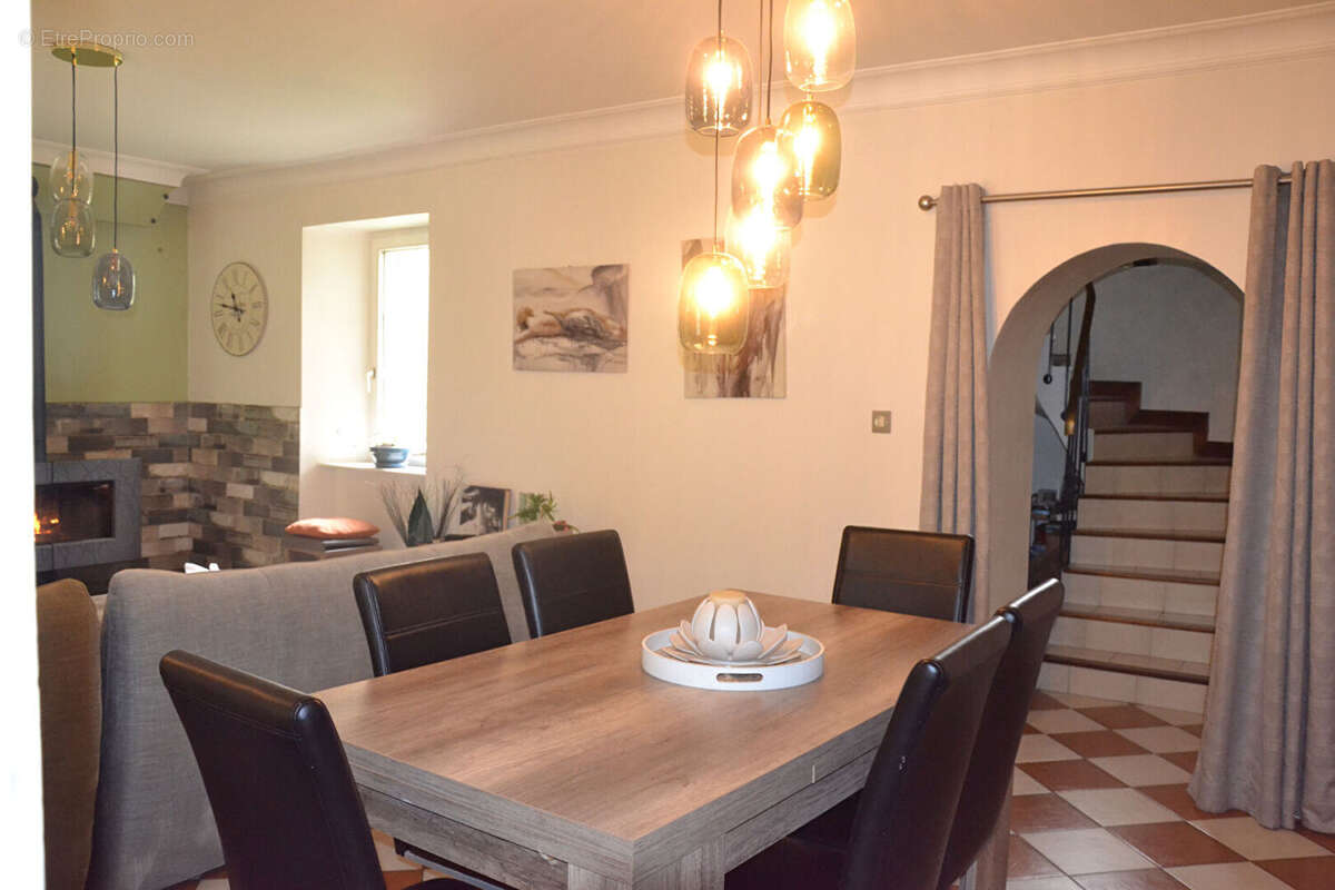 Proche les Vans beau Mas de 220 m² avec gites sur3.7 hectares de terrain - photo 10