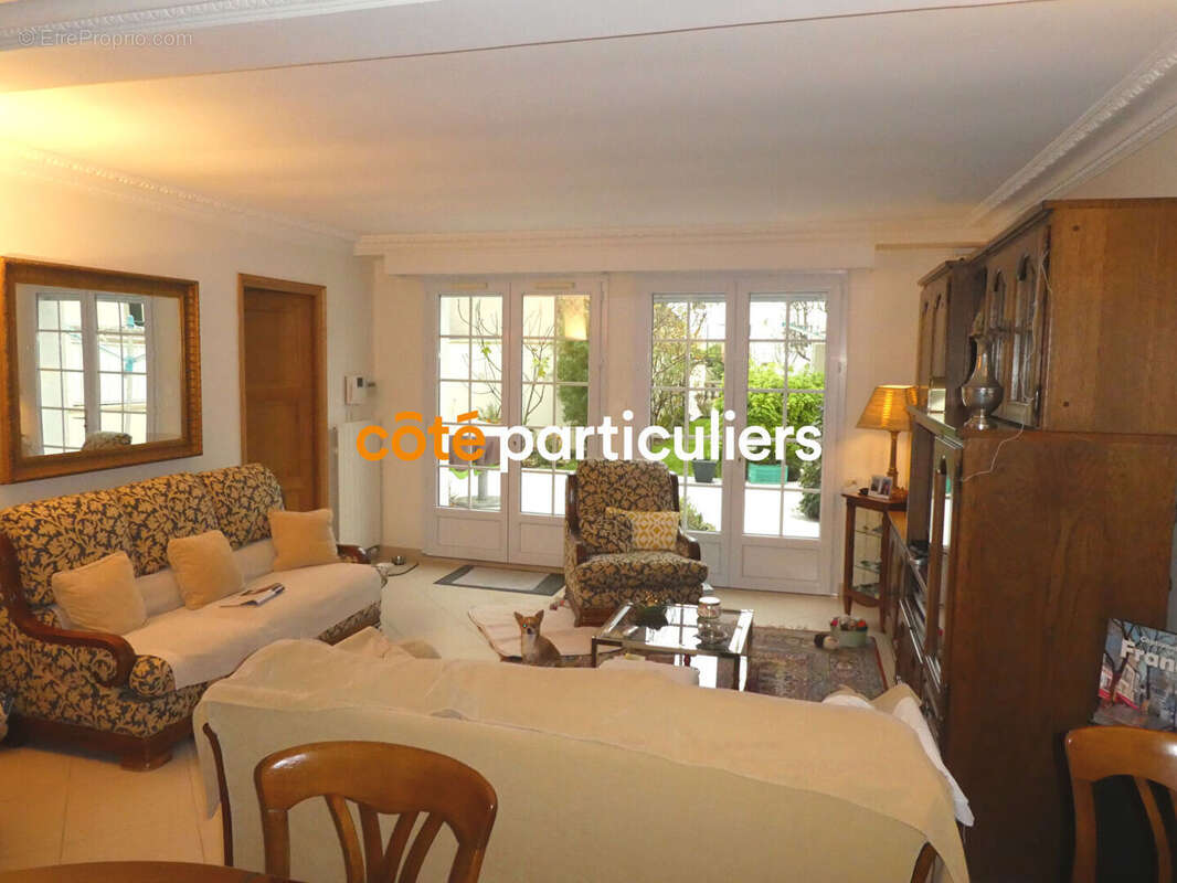 Maison à VILLENEUVE-LE-ROI