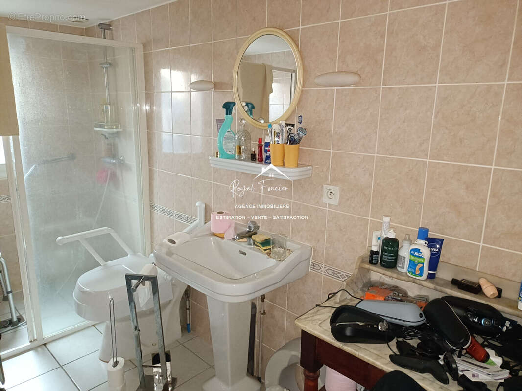 Maison à LA CELLE-SAINT-AVANT