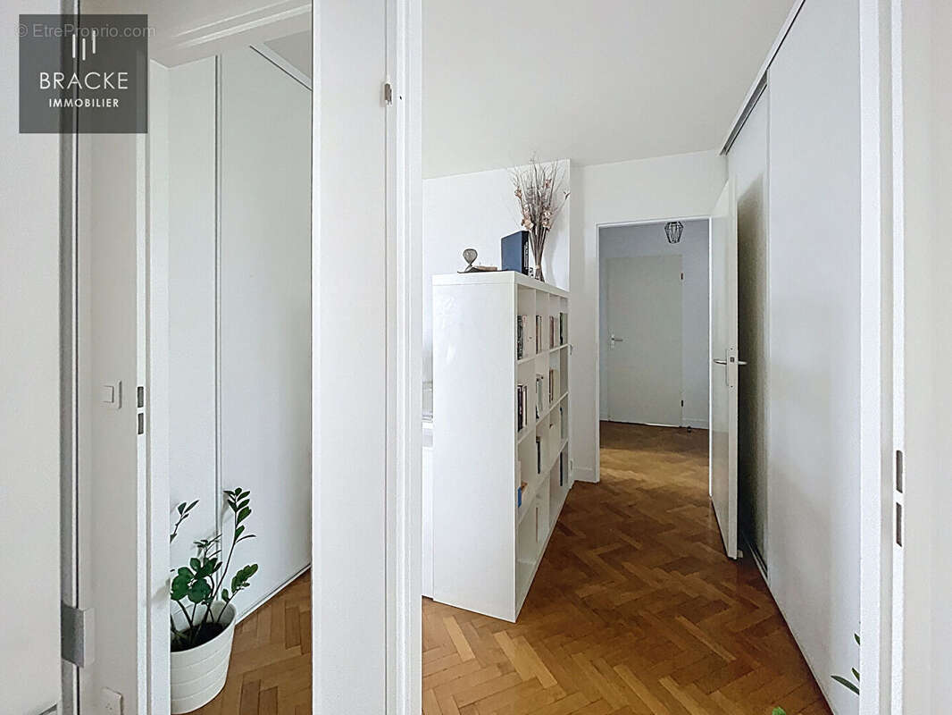 Appartement à COURBEVOIE
