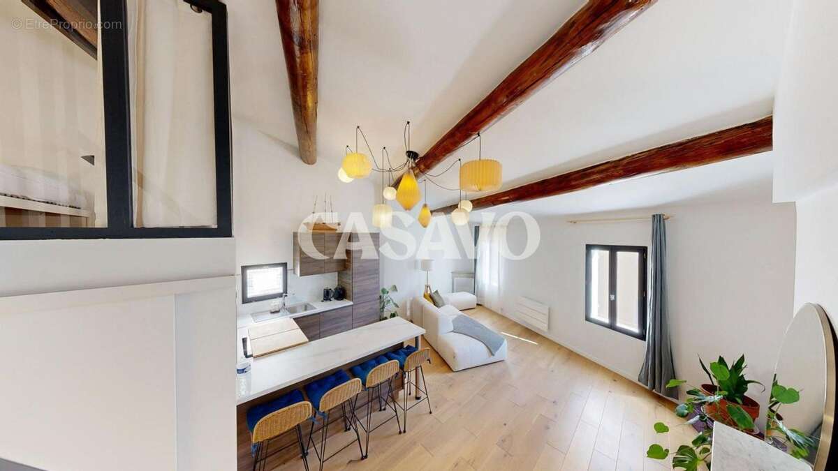 Appartement à MARSEILLE-1E