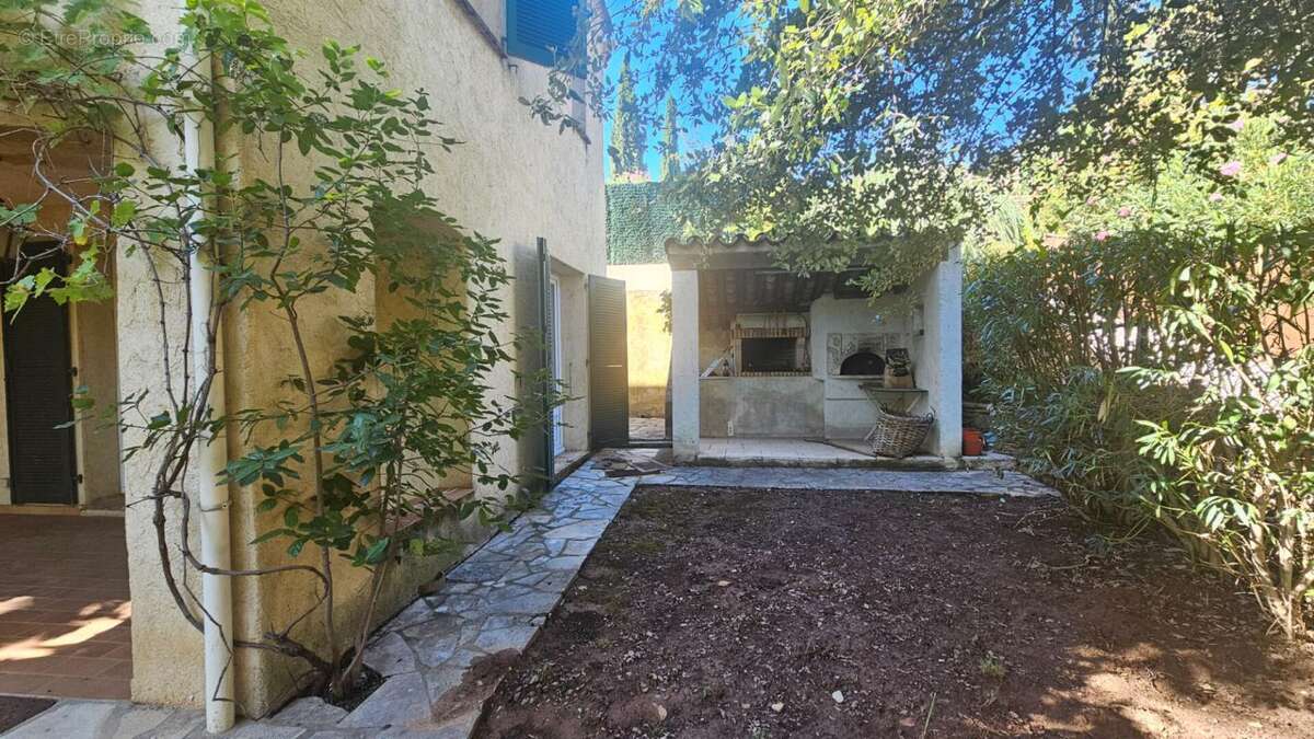 Maison à Taradeau 4 pièce(s) 120 m2 - photo 5