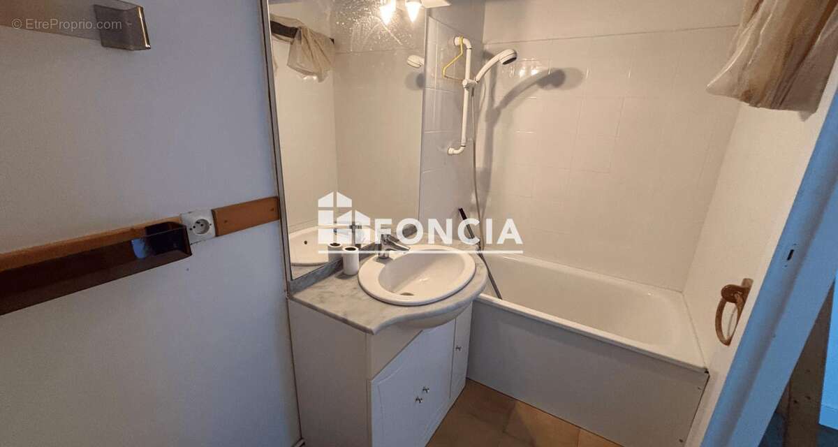 Appartement à COMBRIT