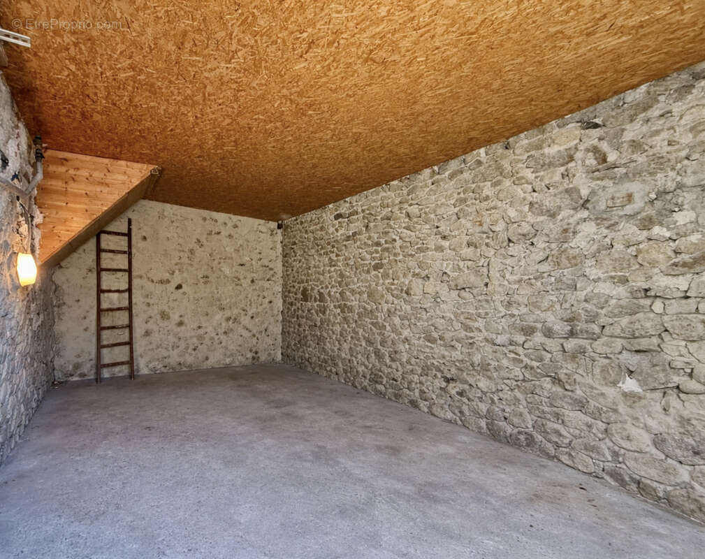 Maison à LIMONY