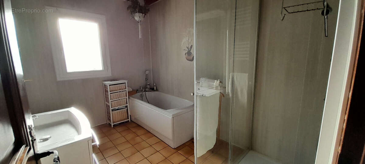 Maison à SAINT-MAURICE-MONTCOURONNE