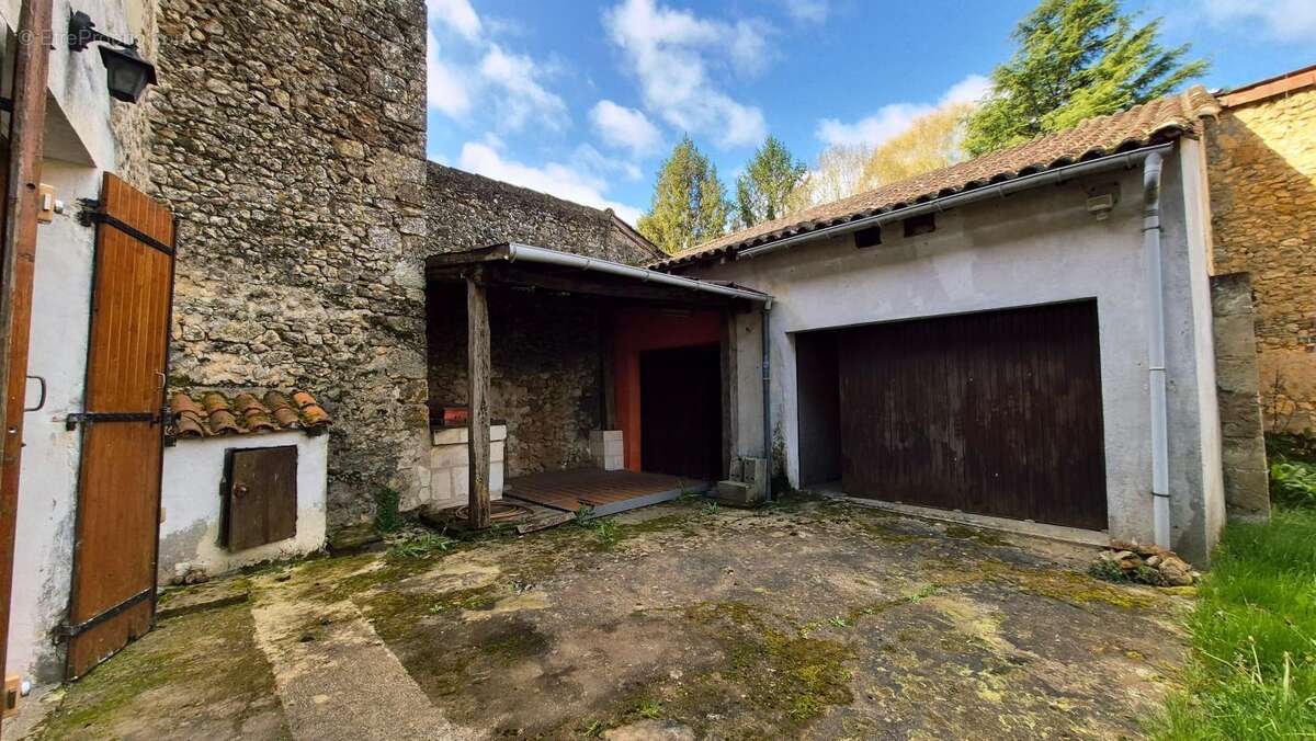 Maison à SAINT-MAIME-DE-PEREYROL