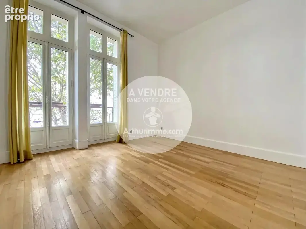 BIEN RARE – Demeure de caractère face à la mer – 240 m² – Jardin – Garage - photo 3