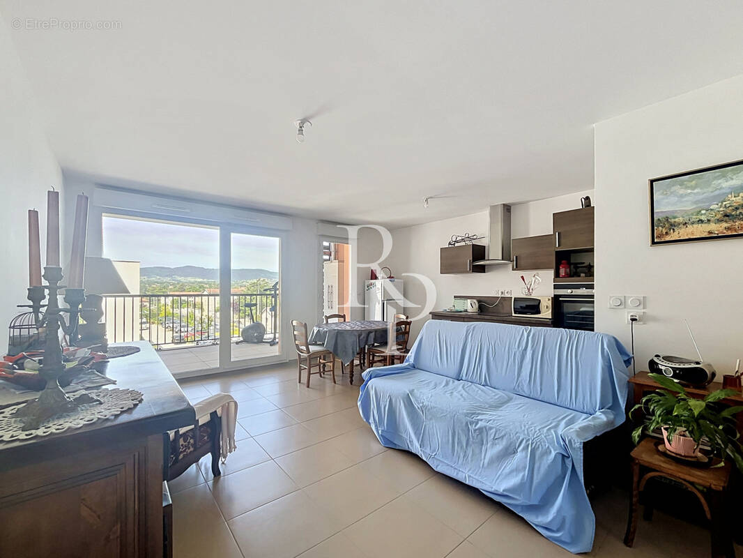 Appartement à CRAPONNE