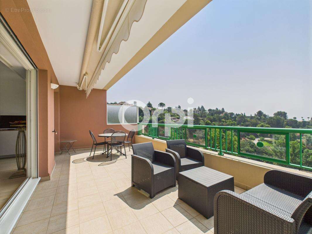 Appartement à MANDELIEU-LA-NAPOULE