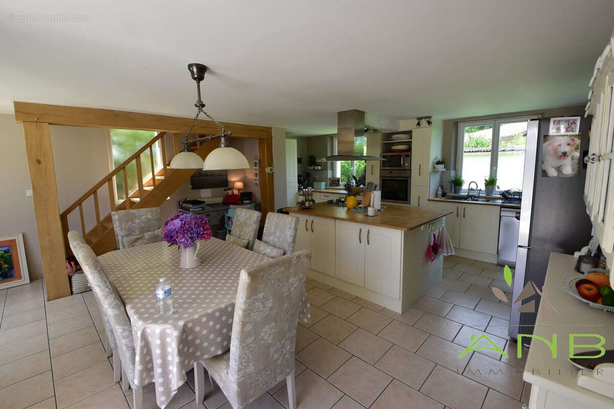 Maison à BUSSIERE-BADIL