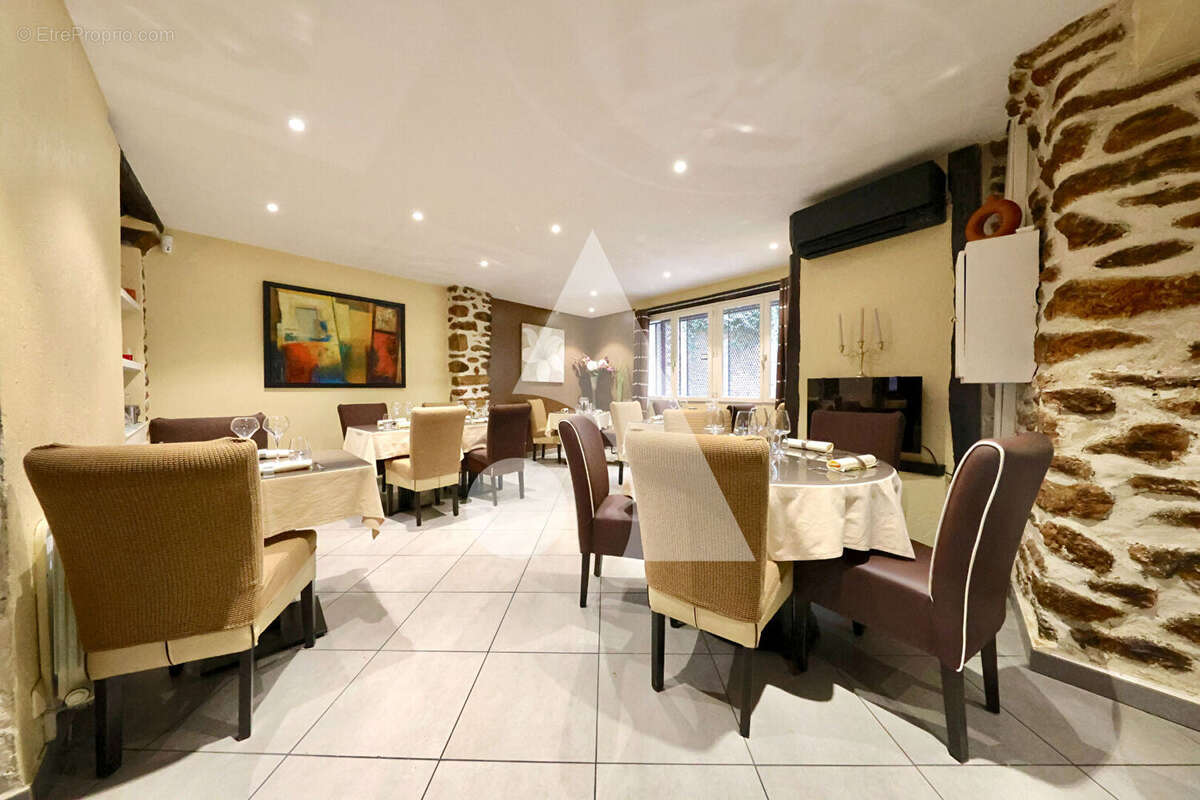 Commerce à CORBEIL-ESSONNES