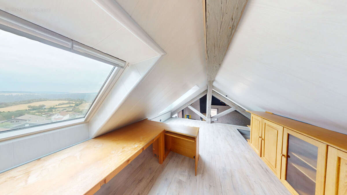 Fournet-Blancheroche : spacieux T5 de 126 m² avec vue imprenable - photo 5