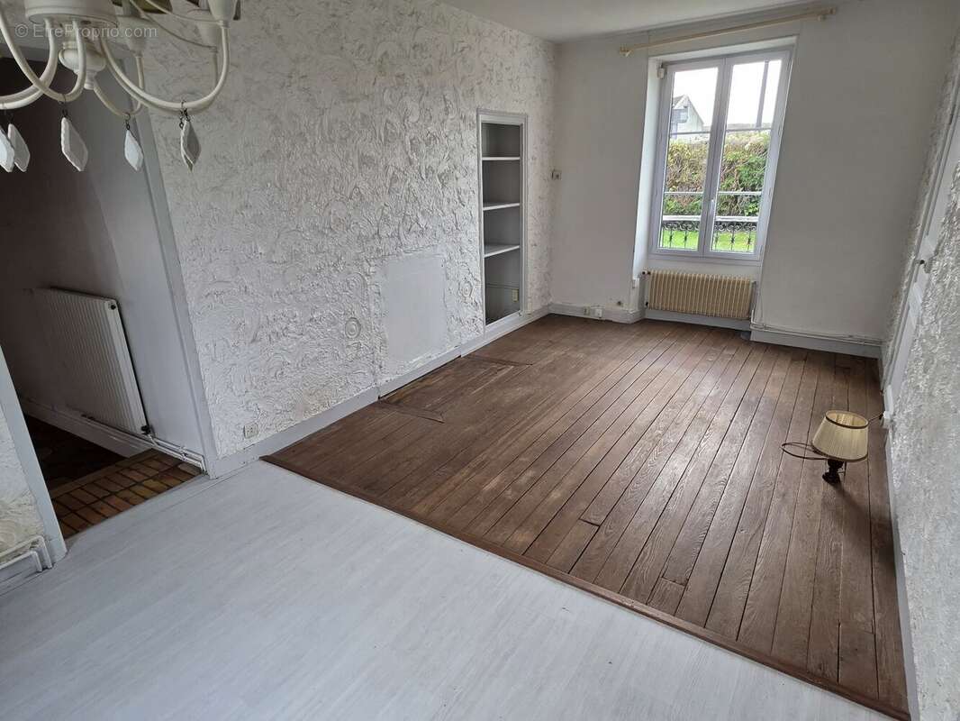 Maison à ANGERVILLIERS