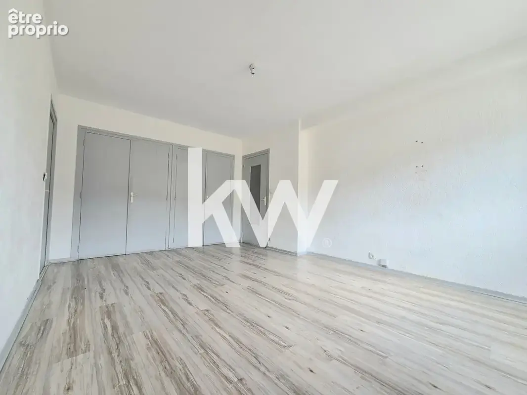Appartement 2 pièces 50 m² à vendre à Saint-Etienne (42100) - photo 2