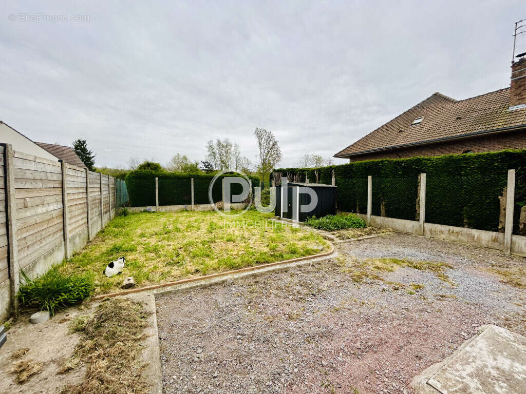 Maison à OSTRICOURT