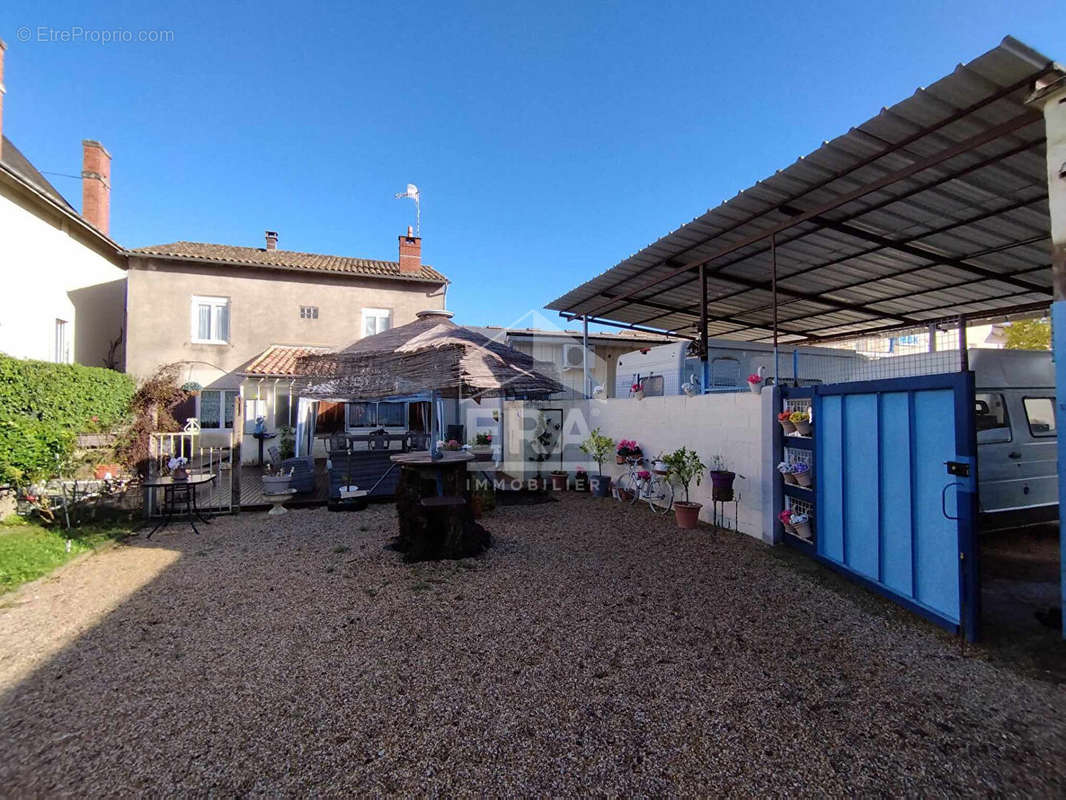 Maison à MONTPON-MENESTEROL