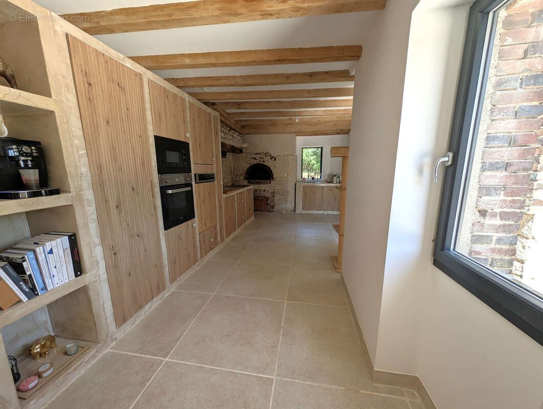 Sur la commune de St Aubin-Château-Neuf, maison de 157m2 habitable et jardin de 550m2 + 2600m2 en face - photo 7