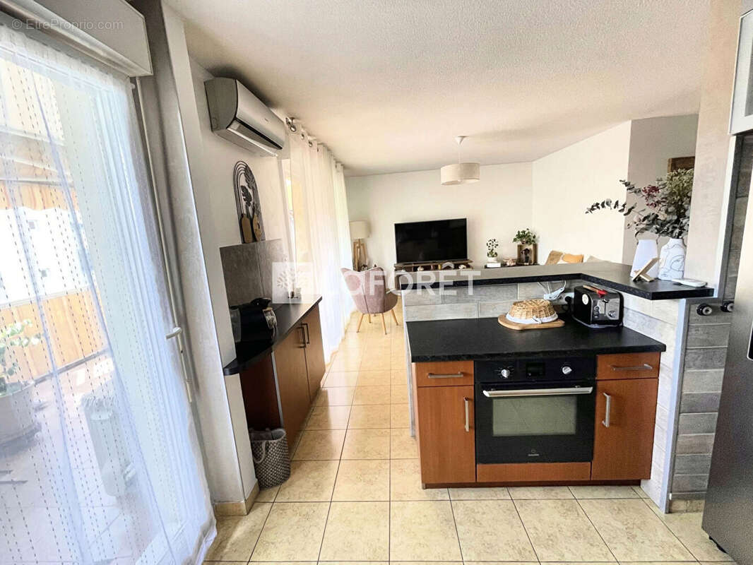 Appartement à SAINT-LAURENT-DU-VAR