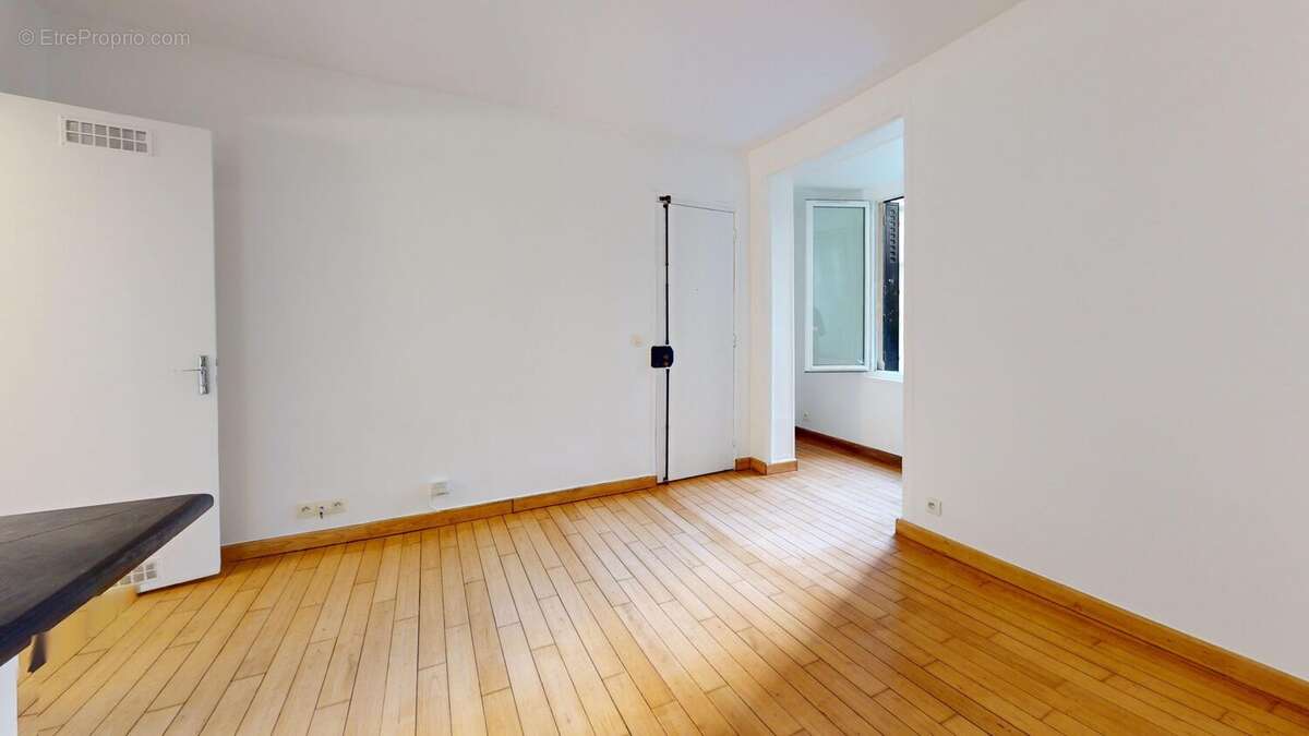 Appartement à PARIS-14E