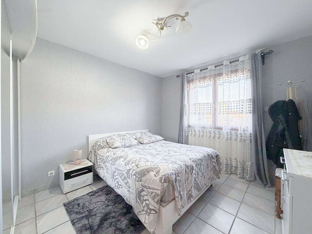 Commerce à MARIGNIER