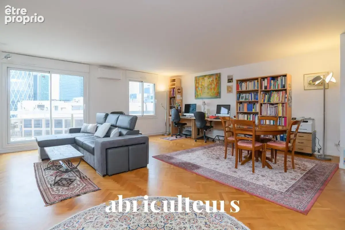Dernier étage avec vue exceptionnelle sur La Défense – Superbe T4 familial à Courbevoie - photo 2