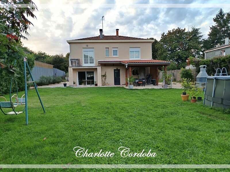 Maison à COLAYRAC-SAINT-CIRQ