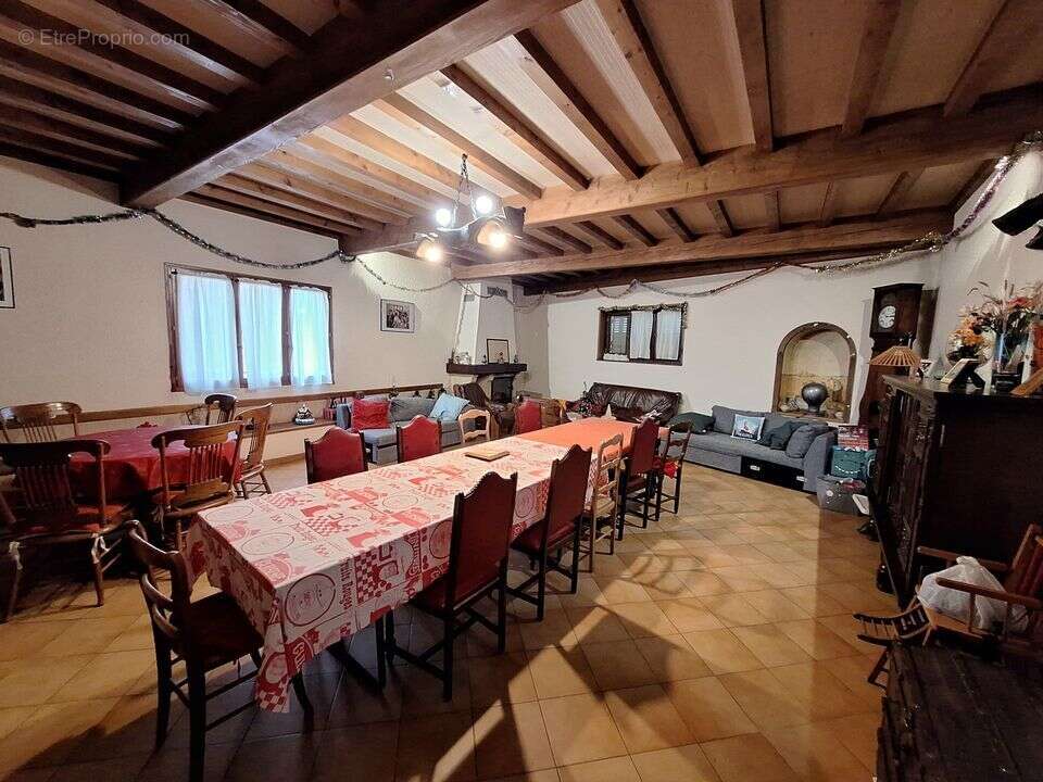 Maison à CHATEAUNEUF-SUR-ISERE