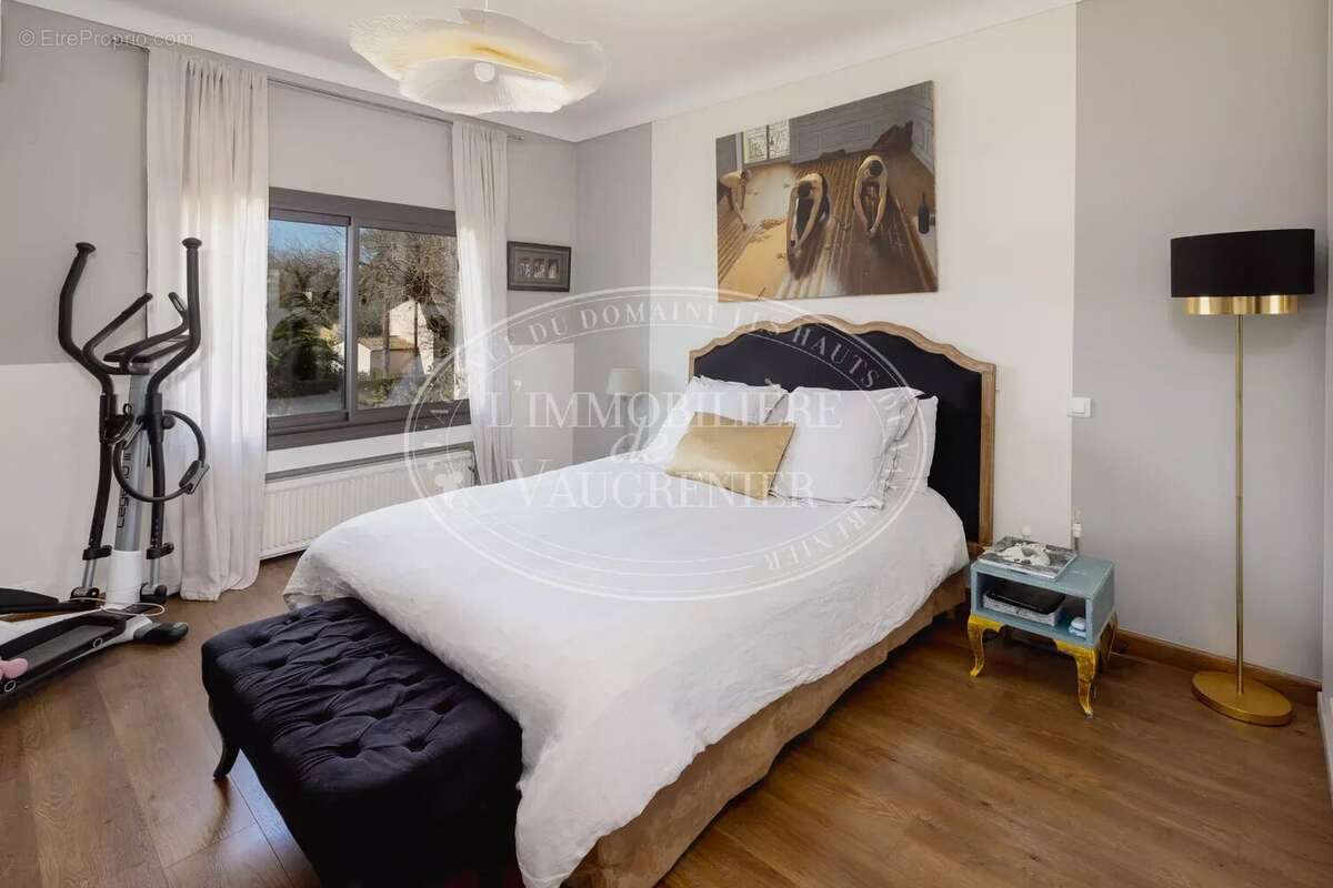 Maison à ROQUEFORT-LES-PINS