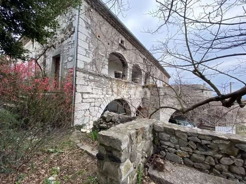 Maison à LAVILLEDIEU