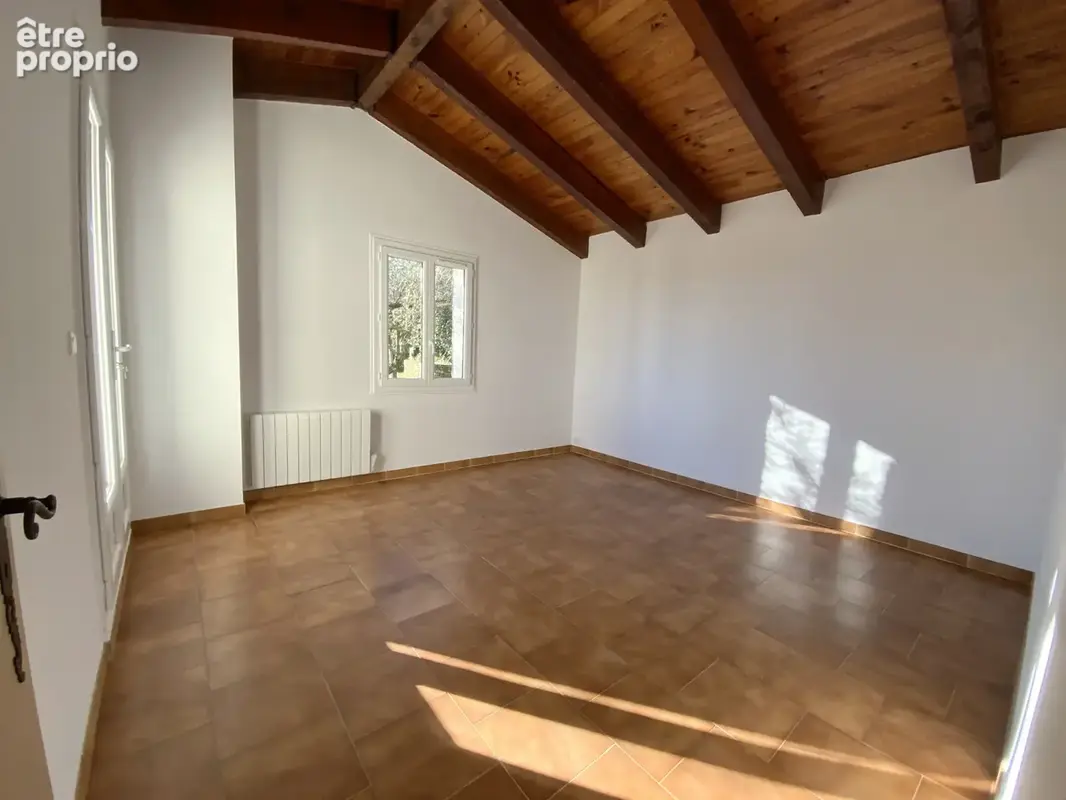 Charmante villa avec vue et terrain arboré. - photo 9