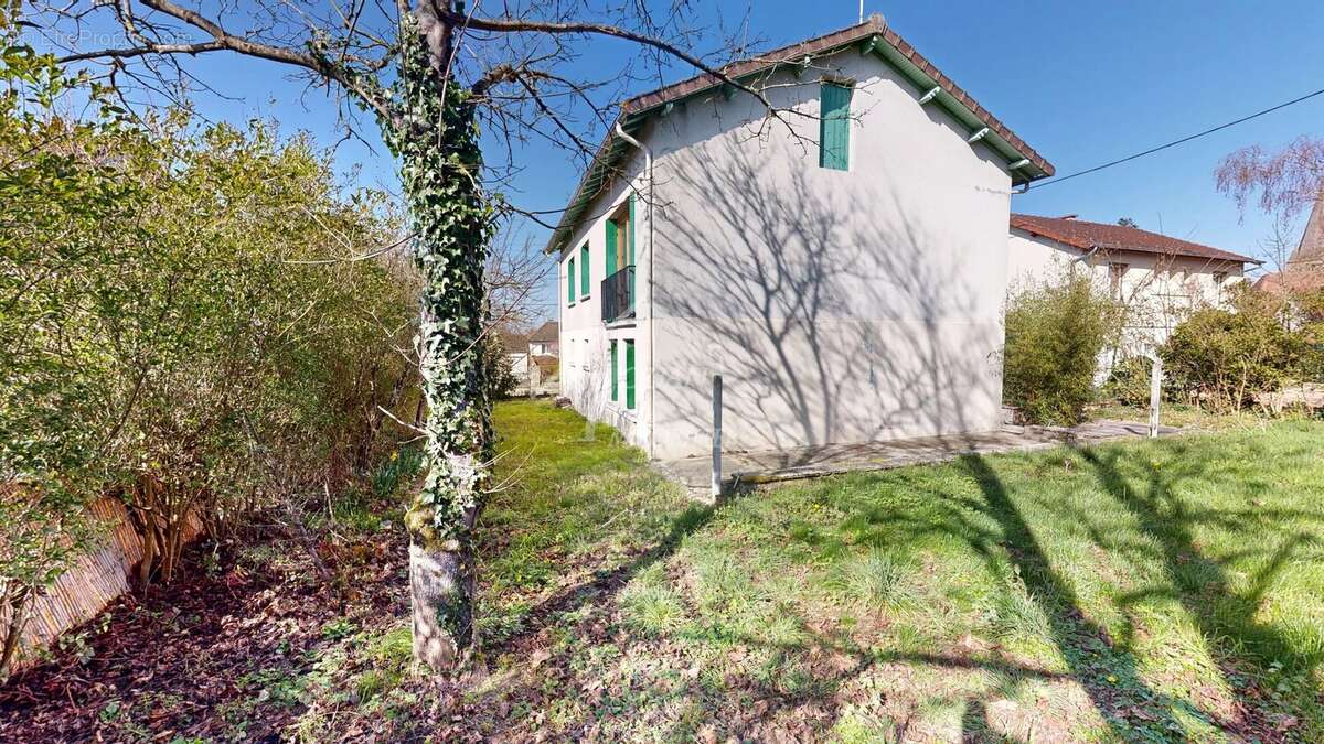 Maison à BOURBON-L'ARCHAMBAULT