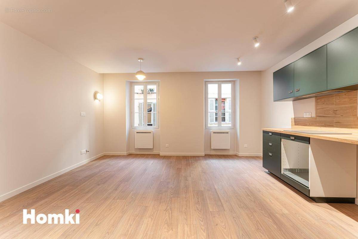 Appartement à MARSEILLE-2E