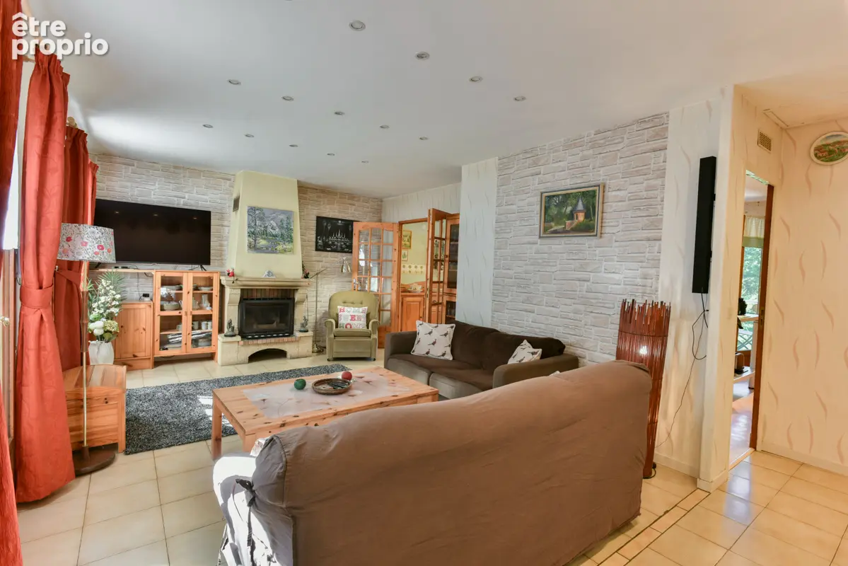 Maison plein de charme ,11pièce(s) 156 m2, 2 logements, garage et piscine - photo 4